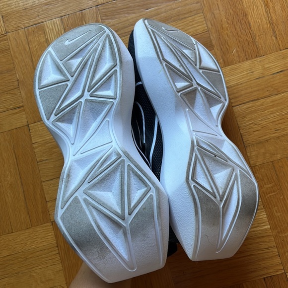 Nike shoes 💙 - Picture 3 of 4